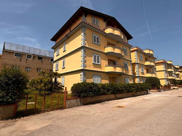 Appartamento con 5 locali in vendita in Via Mulimento, Cicciano