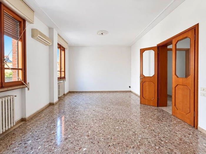 Appartamento con 5 locali in vendita in Via Ciro Menotti, Centro Storico, Carpi