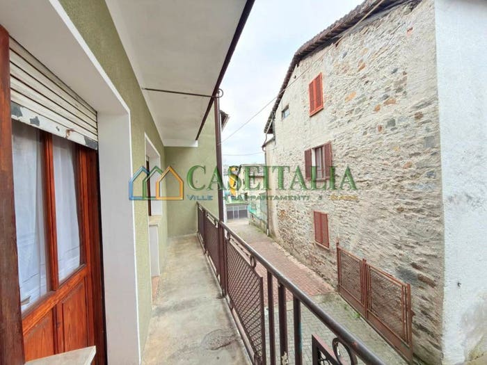 Appartamento trilocale in vendita in Via Pietro Vola, Brosso