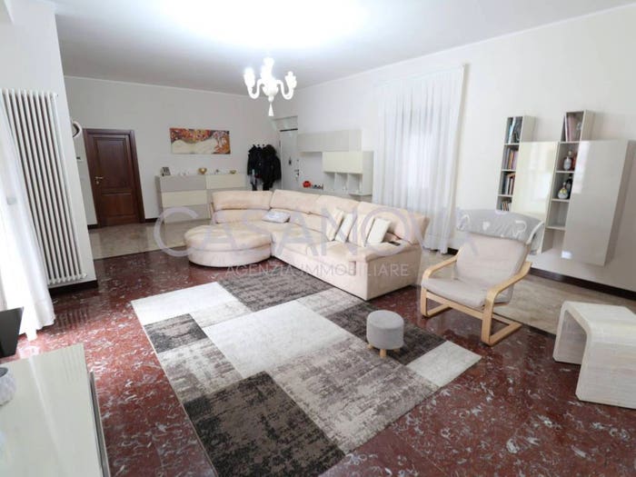 Appartamento quadrilocale in vendita in Via Maggio, Centro, Giulianova