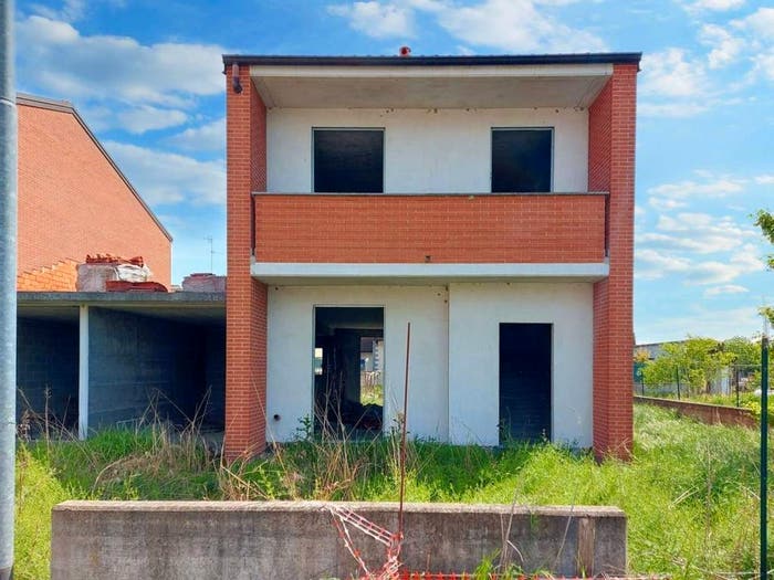 Casa quadrilocale in vendita in Via Giovanni Paolo II N snc, Valera Fratta
