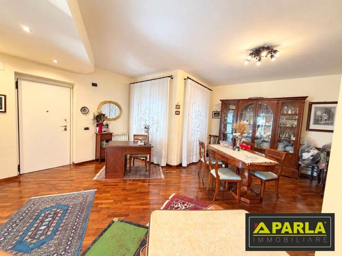 Appartamento con 5 locali in vendita in Via Enrico Toti, Canicattì