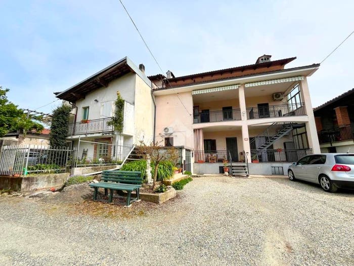 Casa con 6 locali in vendita in Frazione S Antonio, Centro, Castellamonte