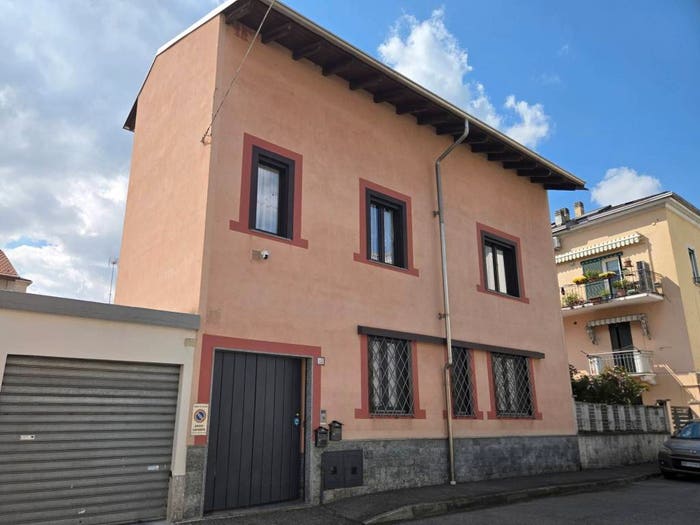 Casa con 6 locali in vendita in Via Renato Serra, Santa Rita, Novara