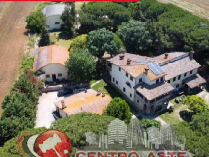 Appartamento con 6 locali in vendita in Via Castiglionese, Pineta, Castiglione del Lago