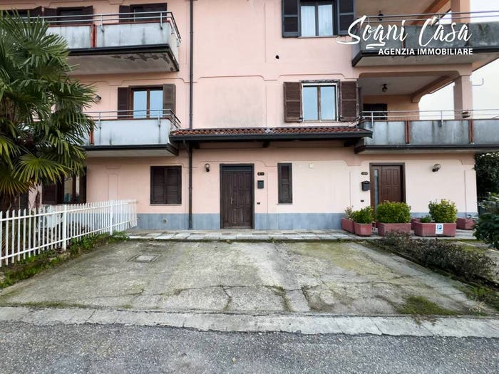 Appartamento trilocale in vendita in Via Novara, Centro, Oleggio