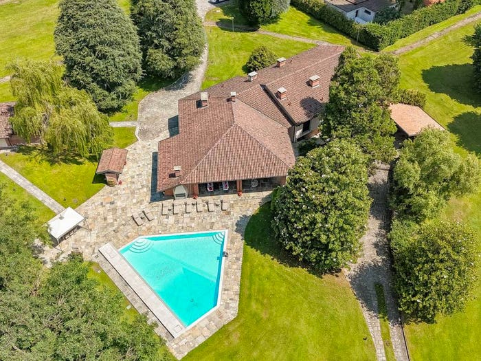 Casa con 6 locali in vendita in Viale Gian Galeazzo Sforza, Abbiategrasso