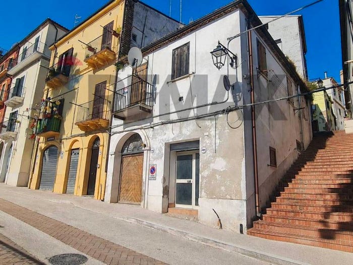Casa con 6 locali in vendita in Via Valera, Centro, Lanciano