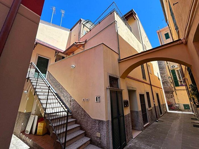 Appartamento trilocale in vendita in vico bellotta, Centro, Ceriale