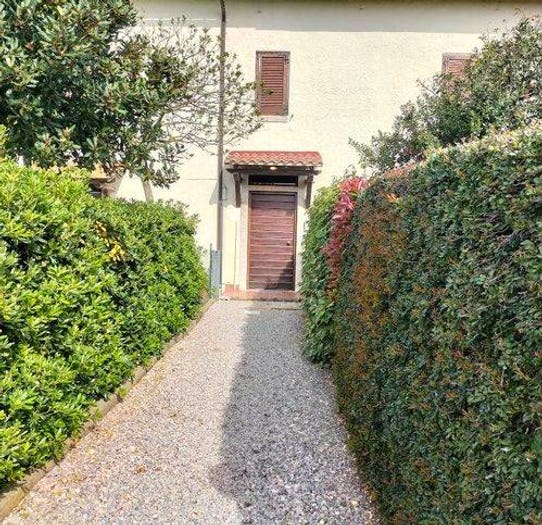 Appartamento bilocale in vendita in Strada Provinciale Aquilaia, Scansano