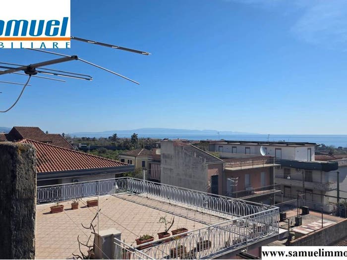 Casa con 5 locali in vendita in Via Nazario Sauro, Carruba, Riposto