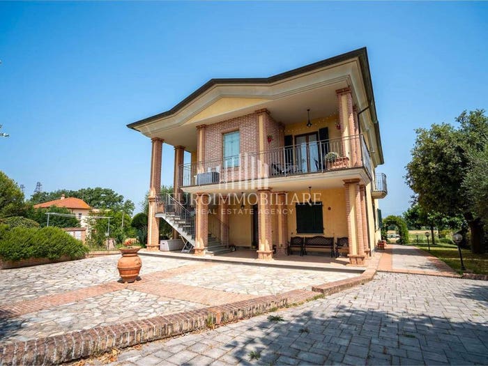 Casa con 5 locali in vendita in Via Giuseppe Garibaldi, Centro, Castiglione del Lago