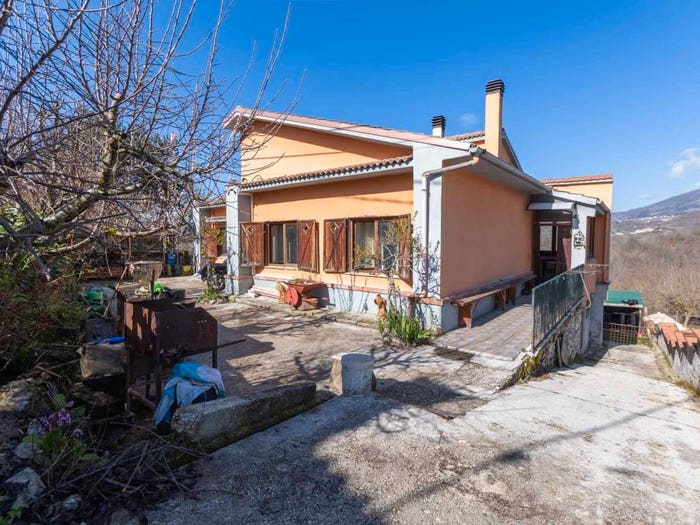 Casa con 6 locali in vendita in Via del Colle, Poggio San Giovanni, Pescorocchiano
