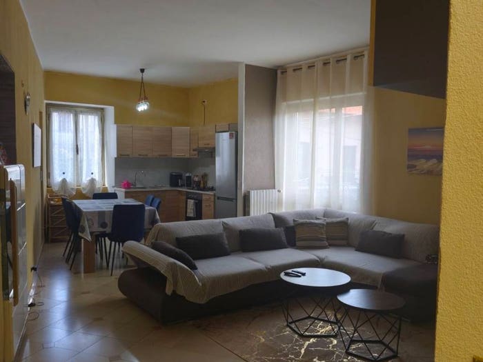 Appartamento quadrilocale in vendita in Via Trento, Laveno, LavenoMombello