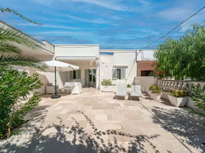 Casa quadrilocale in vendita in Contrada Villanova, Ostuni Costa, Ostuni