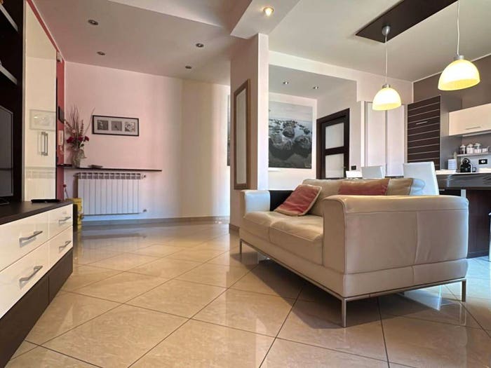 Appartamento trilocale in vendita in Via Giuseppe Verdi, Centro, Loano