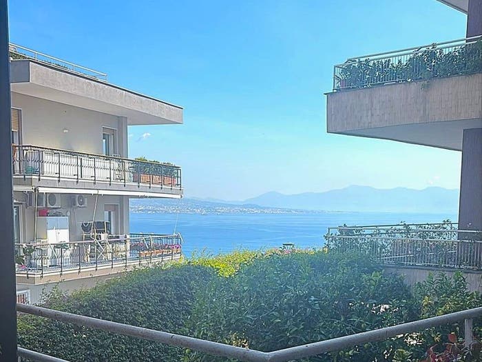 Appartamento con 6 locali in affitto in Via Catullo, Posillipo, Napoli