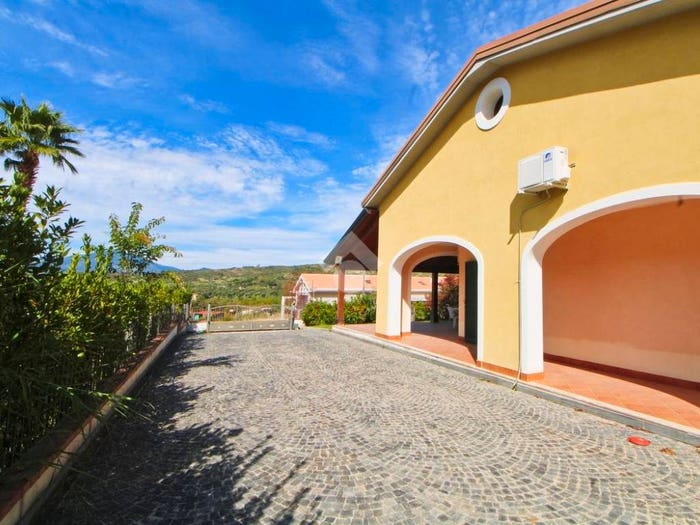 Casa con 5 locali in vendita in Localita ' grisi, Ascea