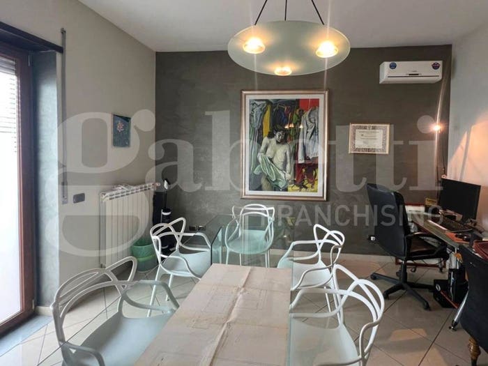 Appartamento quadrilocale in vendita in Viale Vittorio Emanuele III, Centro, Venafro