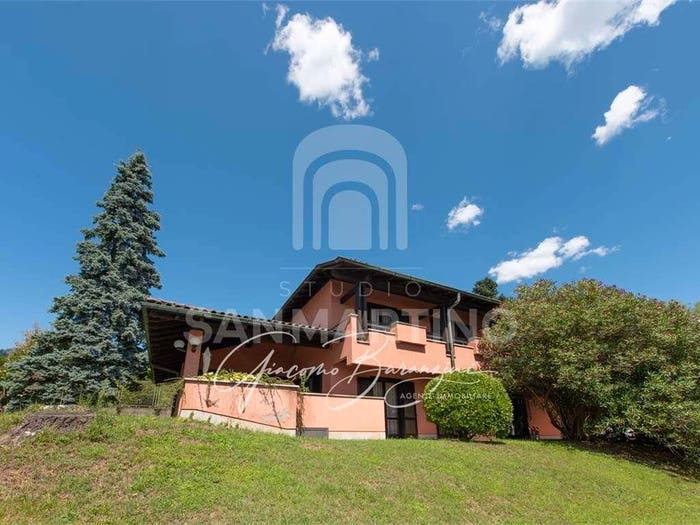 Casa con 5 locali in vendita in Via Giacomo Matteotti, Barasso