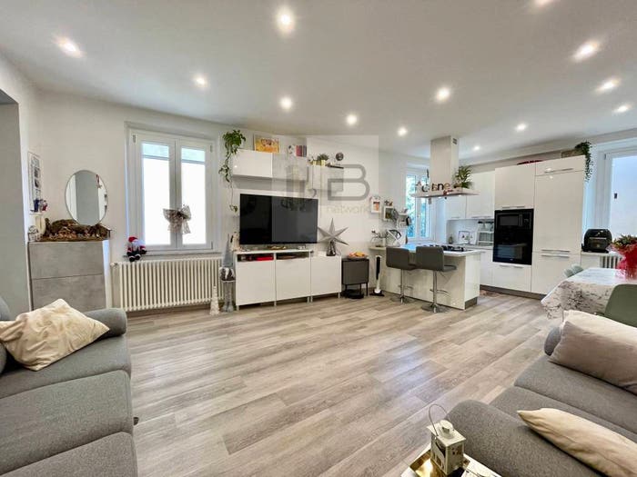 Appartamento con 5 locali in vendita in Via San Gregorio, Piazza Anfiteatro Torre Guinigi, Lucca