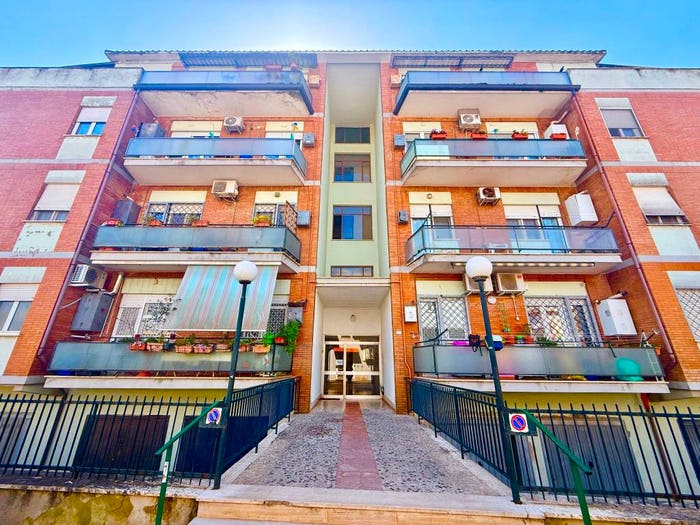 Casa con 6 locali in vendita in Via Giovanni Paisiello, Semicentro, Aprilia