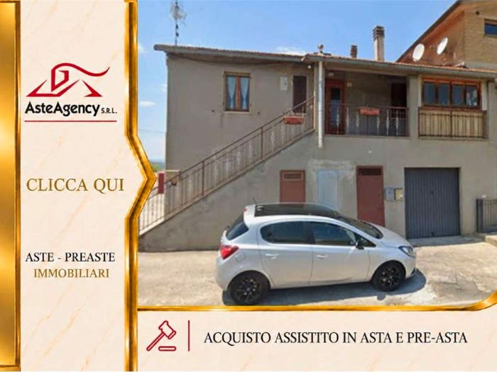 Appartamento con 6 locali in vendita in via le case, Paciano