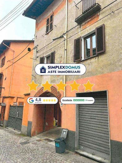 Appartamento trilocale in vendita in Via Federico Rosazza, Chiavazza, Biella