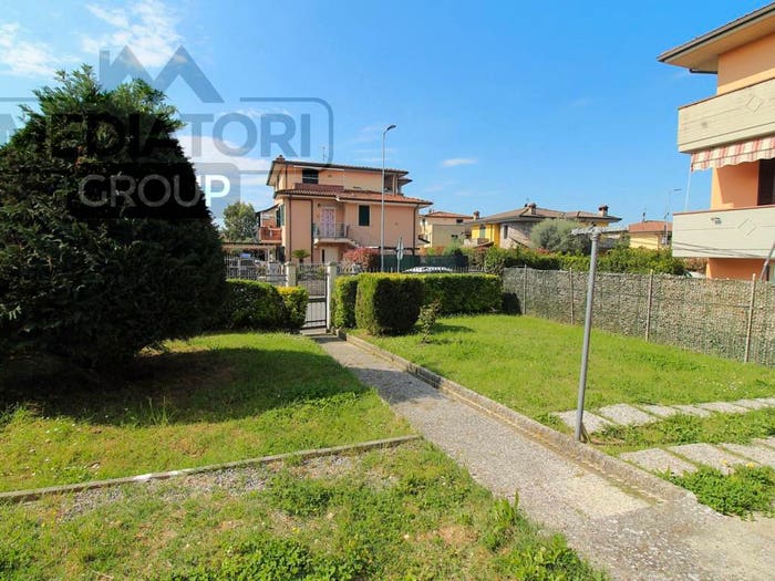 Casa quadrilocale in vendita in Via Firenze, Altopascio Centro, Altopascio