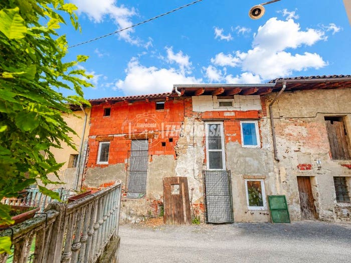 Casa quadrilocale in vendita in Foglizzo