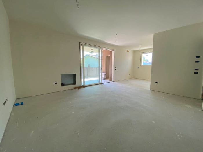Appartamento con 5 locali in vendita in Via Giannino Ancillotto, Dosson, Casier