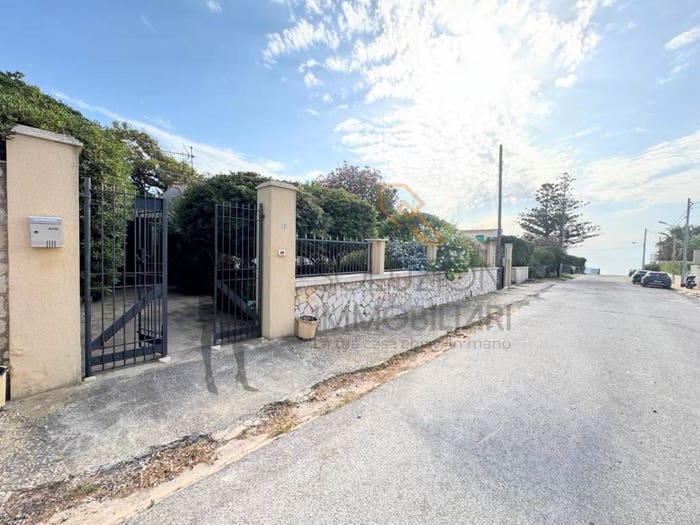 Casa quadrilocale in vendita in Via Darete, Pizzolungo, Erice