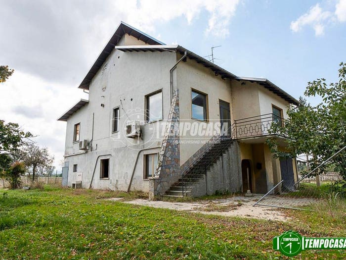 Casa con 5 locali in vendita in Strada del Ponte Vecchio, Castel San Giovanni
