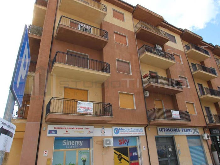 Appartamento con 5 locali in vendita in VIA ALCIDE DE GASPERI, Centro, Rogliano