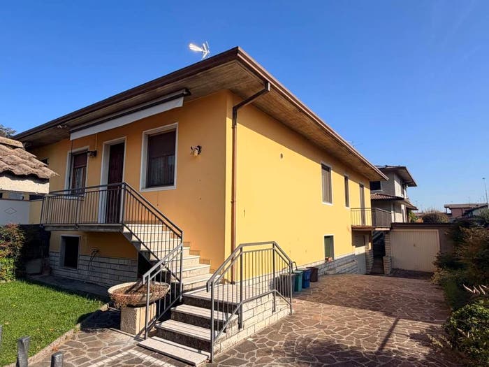 Casa quadrilocale in vendita in Via Don Luigi Sturzo, Centro, Lograto