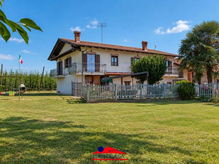 Casa con 5 locali in vendita in Frazione Castelletto, Busca