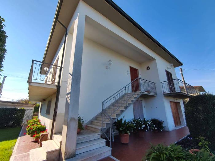 Casa con 6 locali in vendita in Via del Fosso, Montecarlo