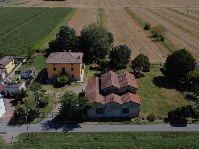 Casa con 6 locali in vendita in Stradello Buriane, Frazioni di Molinella, Molinella