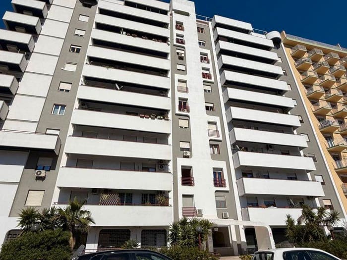 Appartamento trilocale in vendita in Via Ferdinando Ferri, Montepellegrino, Palermo