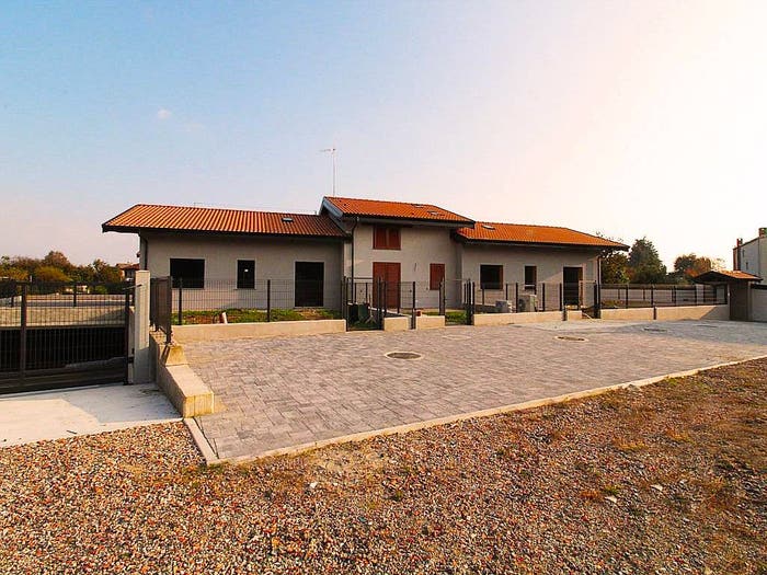 Casa quadrilocale in vendita in Via Indipendenza, Centro, Fino Mornasco
