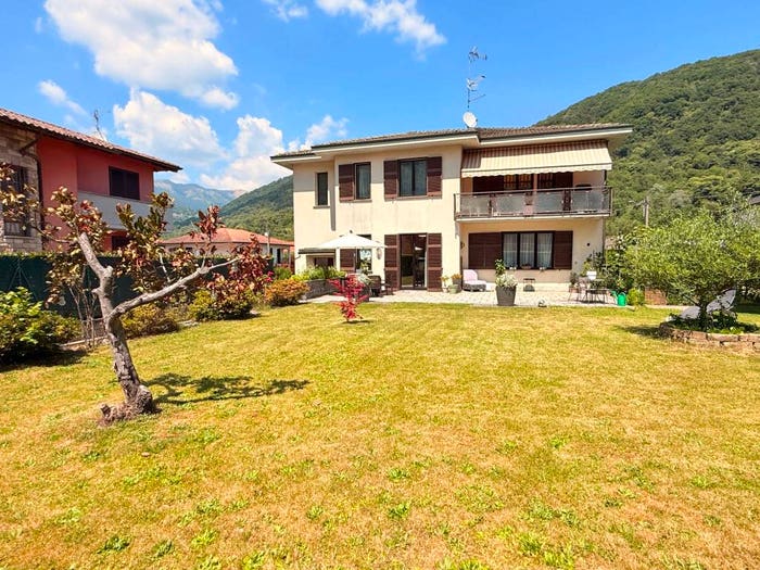 Appartamento con 5 locali in vendita in Via Luino, Centro, Lavena Ponte Tresa