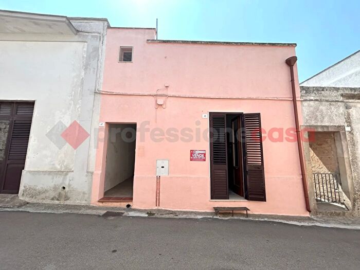 Casa trilocale in vendita in Via Spirito Santo, Santa Cesarea Terme