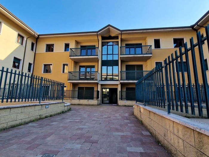 Appartamento trilocale in vendita in Via Don Pio Leonardi, Centro, Caldiero
