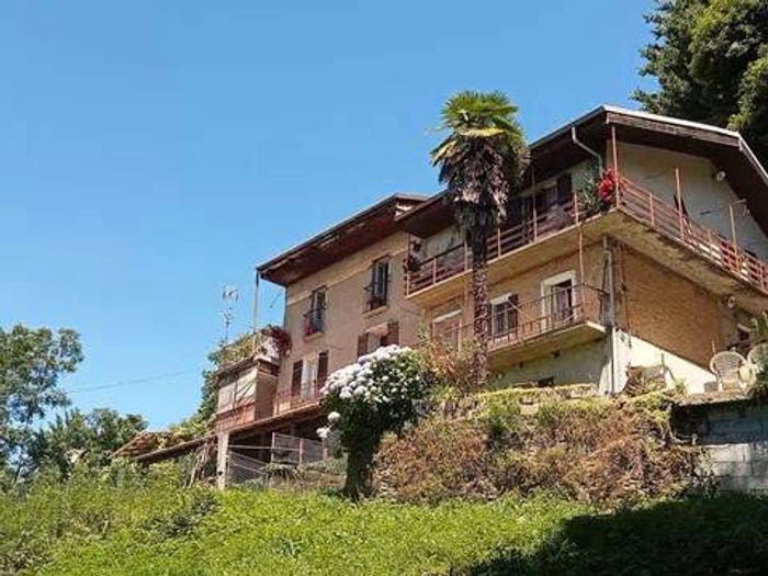 Casa con 6 locali in vendita in Centro, Ameno
