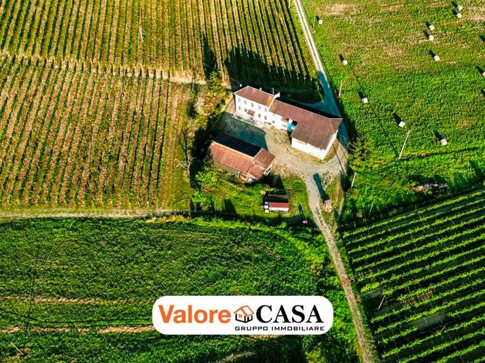 Casa con 6 locali in vendita in Maranzana