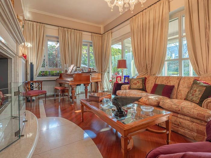 Casa con 6 locali in vendita in Gallaratese, Milano