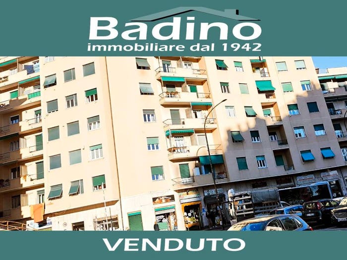 Appartamento trilocale in vendita in Largo San Francesco da Paola, San Teodoro, Genova