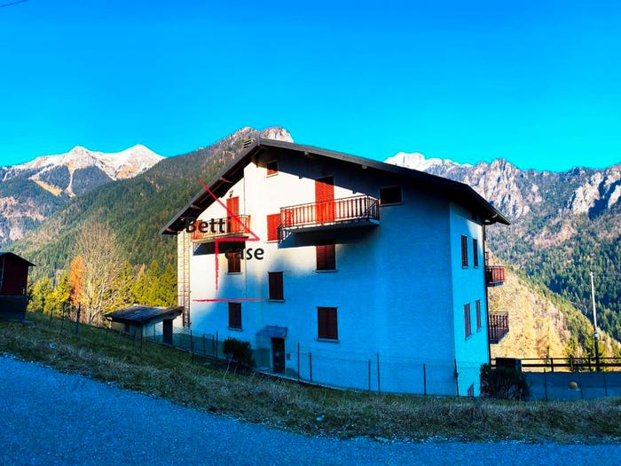 Casa trilocale in vendita in Via Sparavera, Mezzoldo