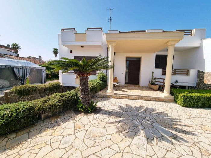Casa con 5 locali in vendita in Via Padre Pio da Pietralcina, Copertino