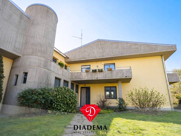 Casa con 6 locali in vendita in Via Roma, Centro, Castronno